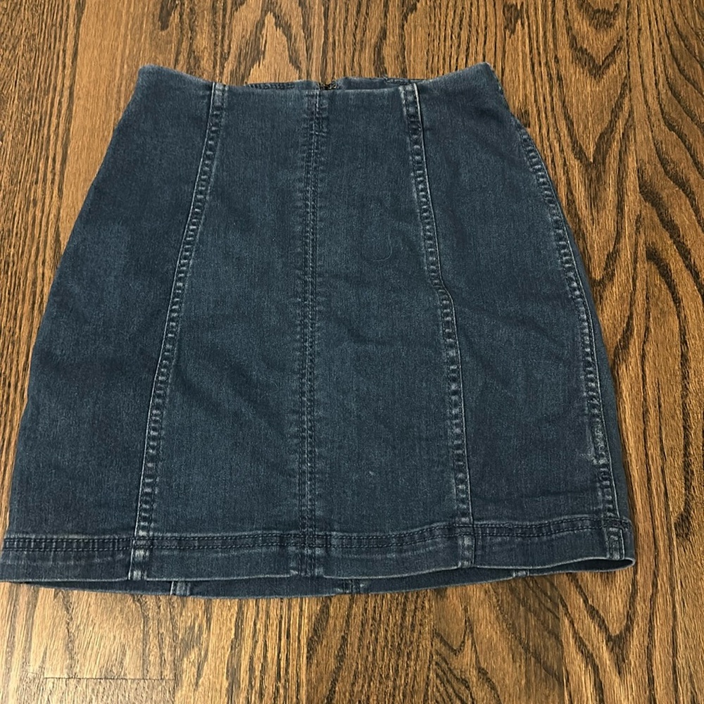 Free People denim mini skirt size 0 in great shape
